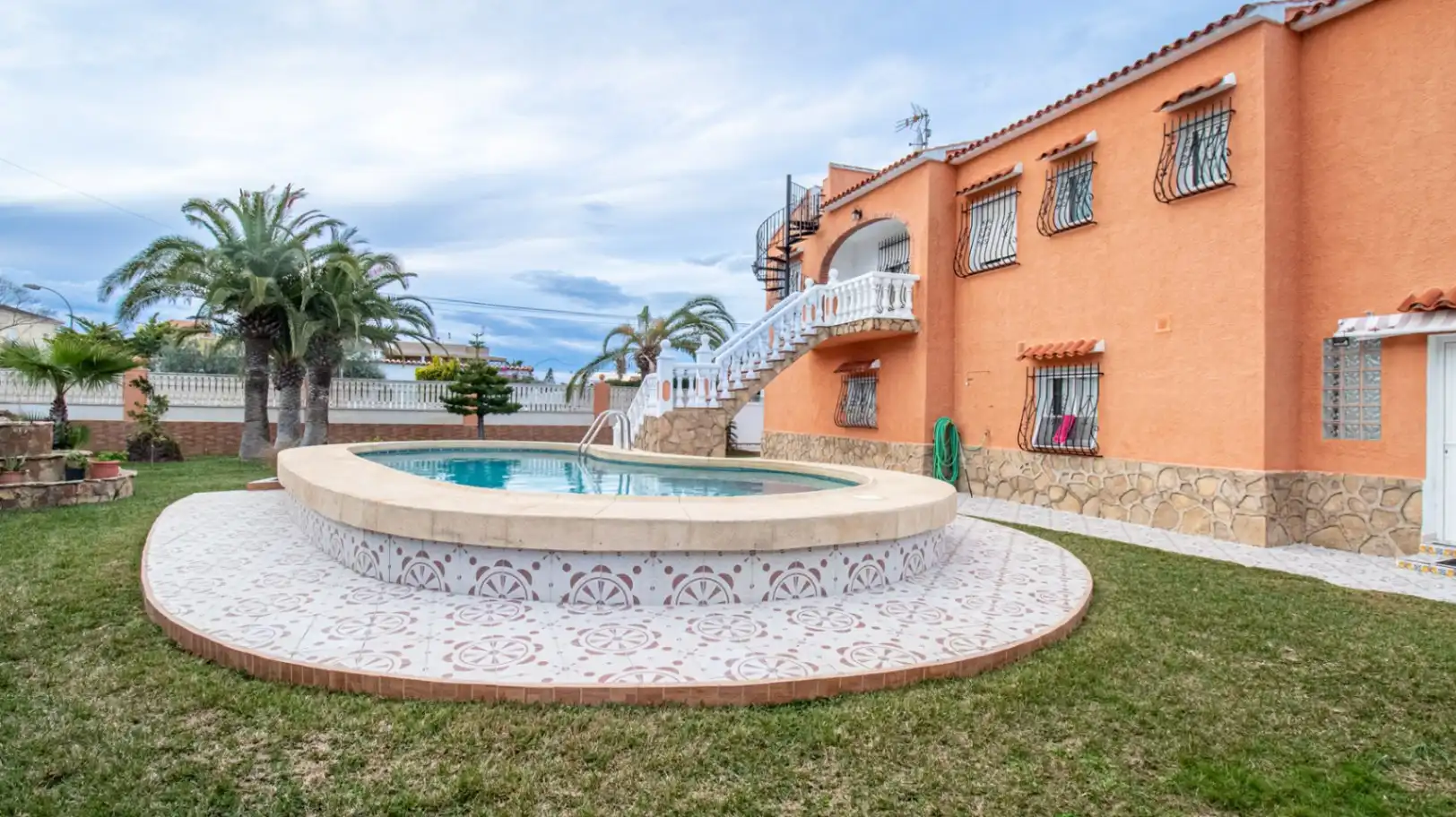 Piscina de Casa o chalet en venta en Oliva con Jardín privado, Terraza y Trastero