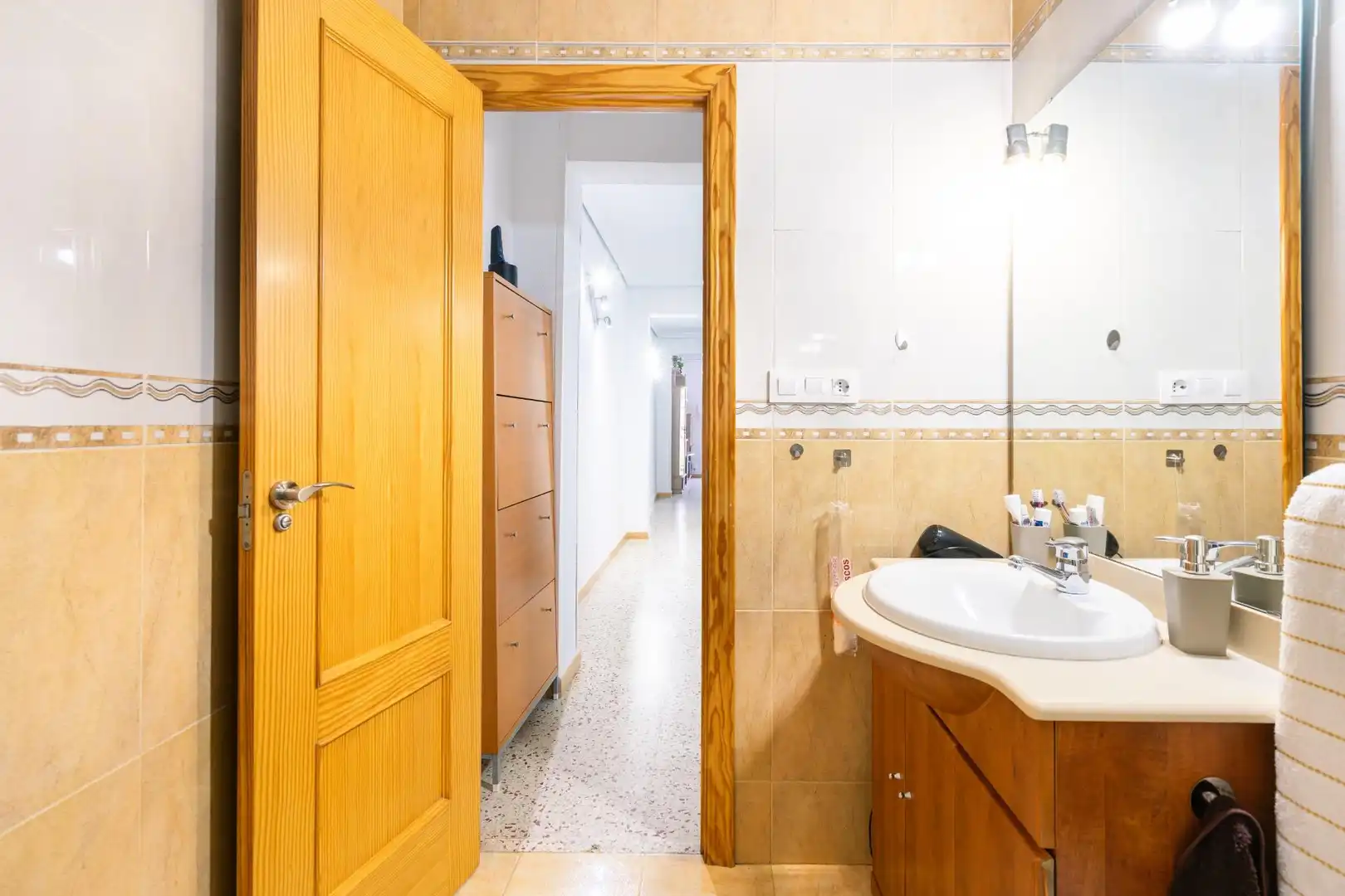 Bathroom of Flat for sale in Sevilla  with Air Conditioner, Furnished and Balcony