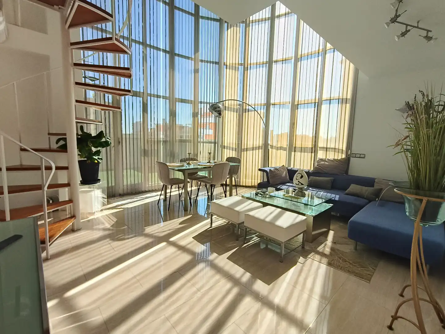 Sala de estar de Ático en venta en Gandia con Aire acondicionado, Terraza y Amueblado