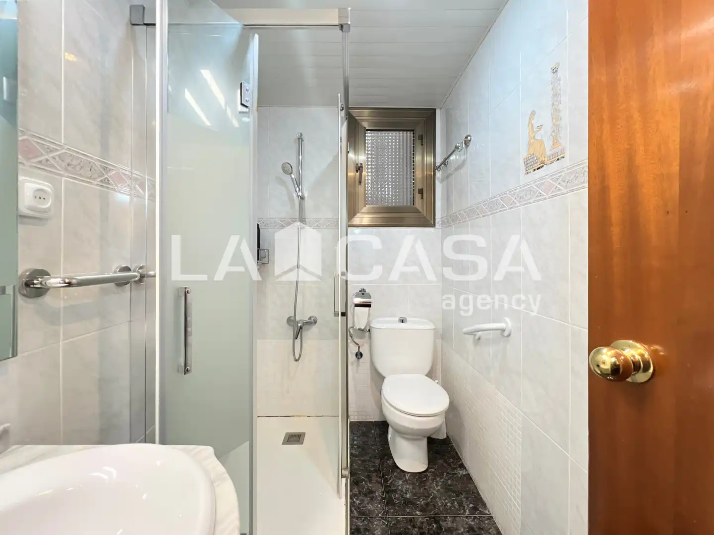 Baño de Piso en venta en Badalona con Calefacción
