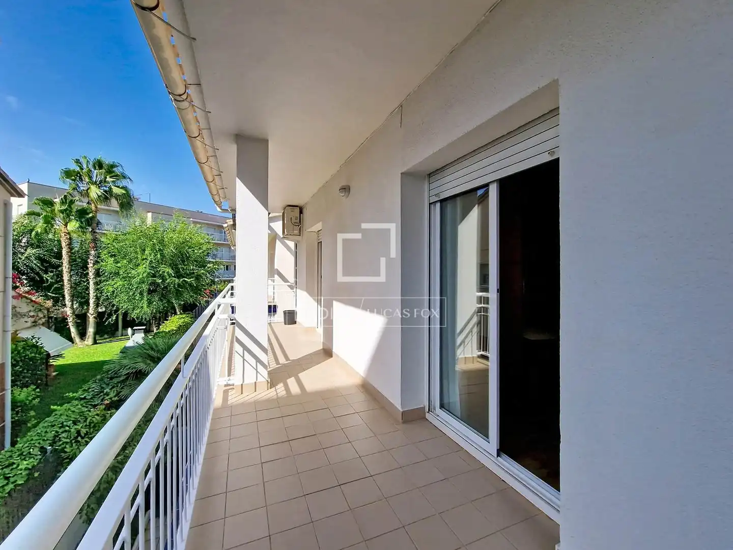 Balcony of Houses for sale in Vilanova i la Geltrú  with Air Conditioner, Heating and Private garden