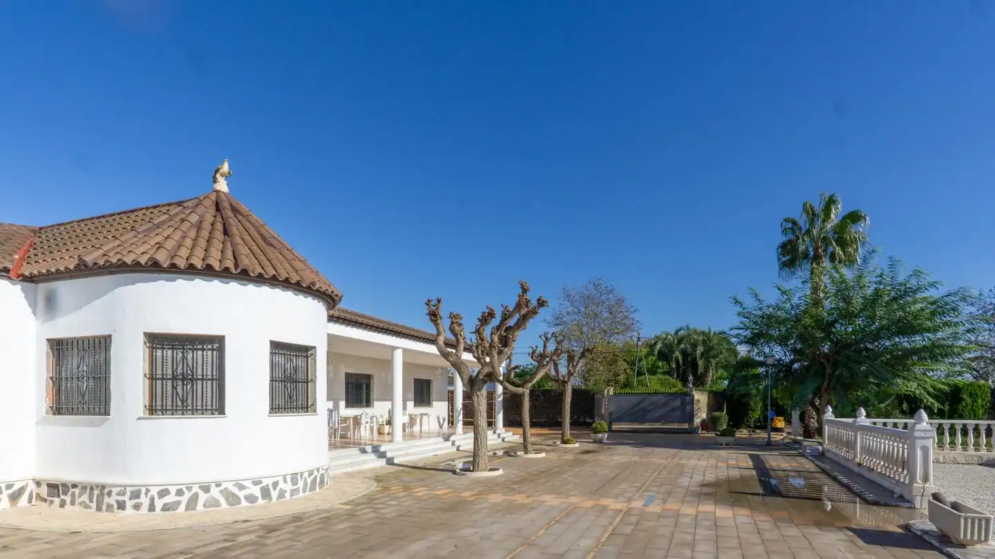 Vista exterior de Casa o chalet en venta en Crevillent con Aire acondicionado, Jardín privado y Terraza