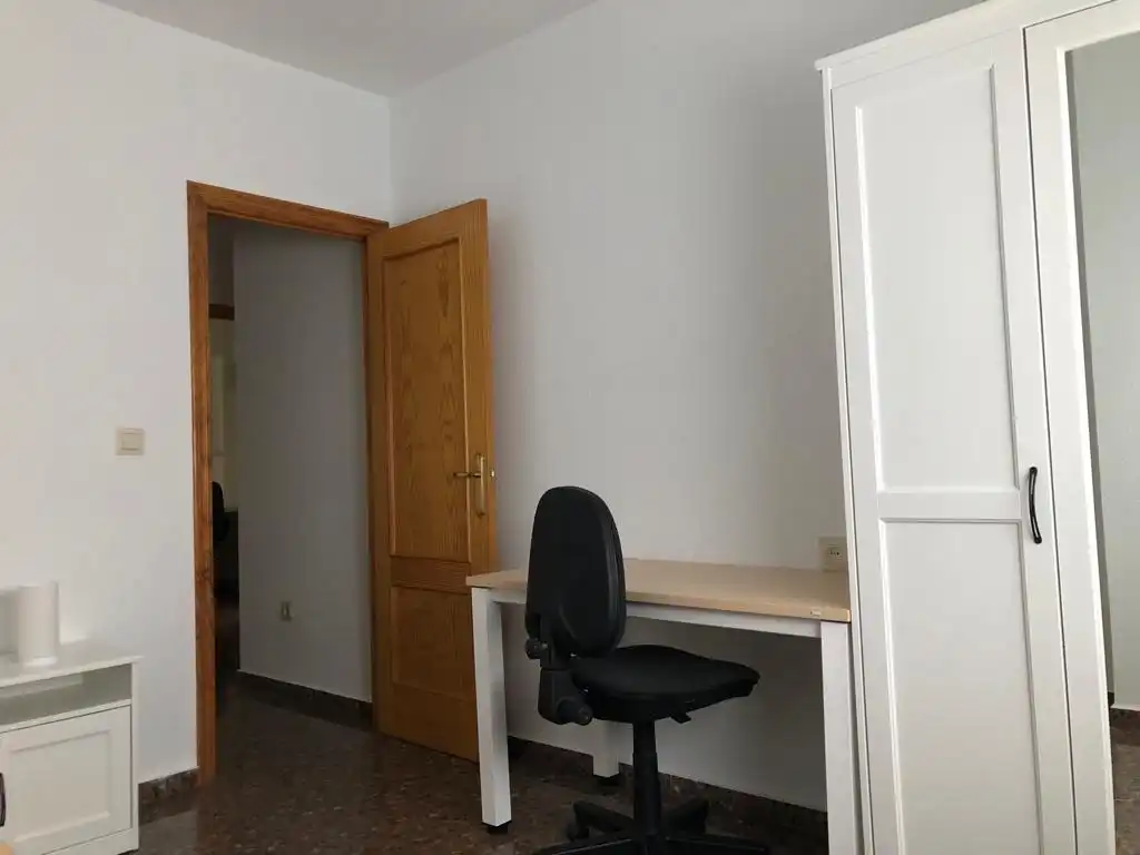 Schlafzimmer von Wohnung zur Miete in Albacete mit Heizung, Möbliert und Balkon