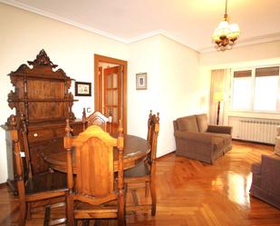 Living room of Flat to rent in Oviedo   with Heating