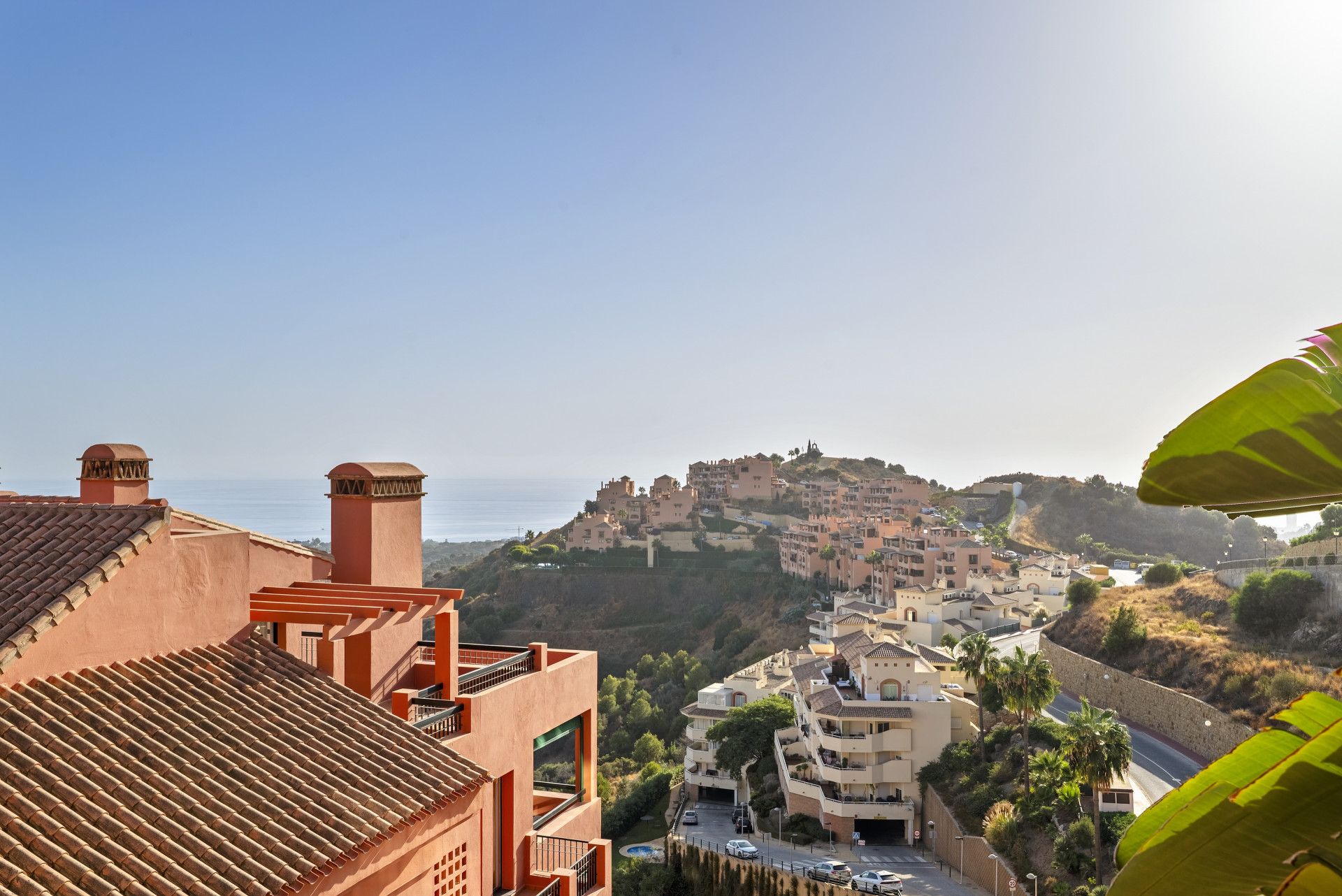 Vista exterior de Planta baixa en venda en Mijas amb Aire condicionat, Terrassa i Piscina