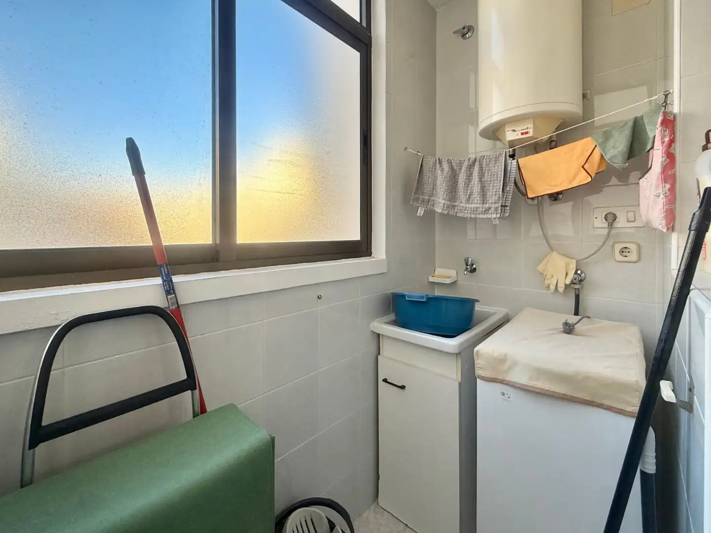 Kitchen of Flat for rent in Guardamar del Segura  with Terrace, Furnished and Oven