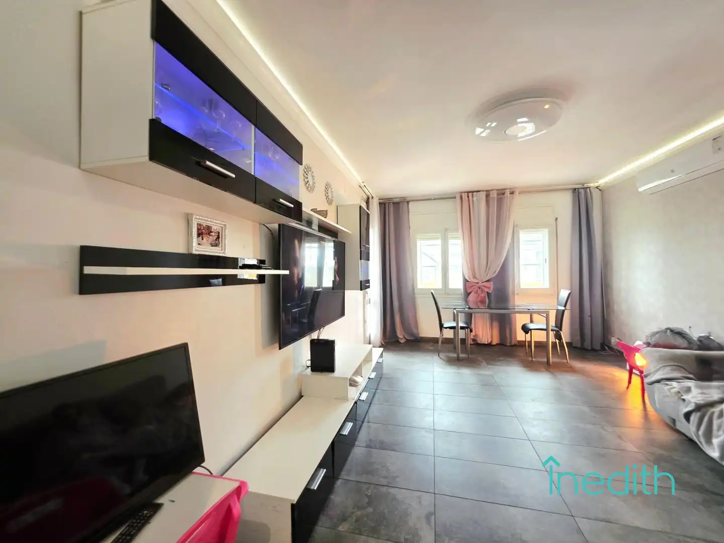 Living room of Flat for sale in El Prat de Llobregat  with Air Conditioner, Heating and Terrace