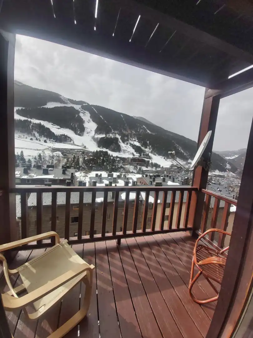 Vista exterior de Apartament en venda en Canillo amb Calefacció, Parquet i Traster