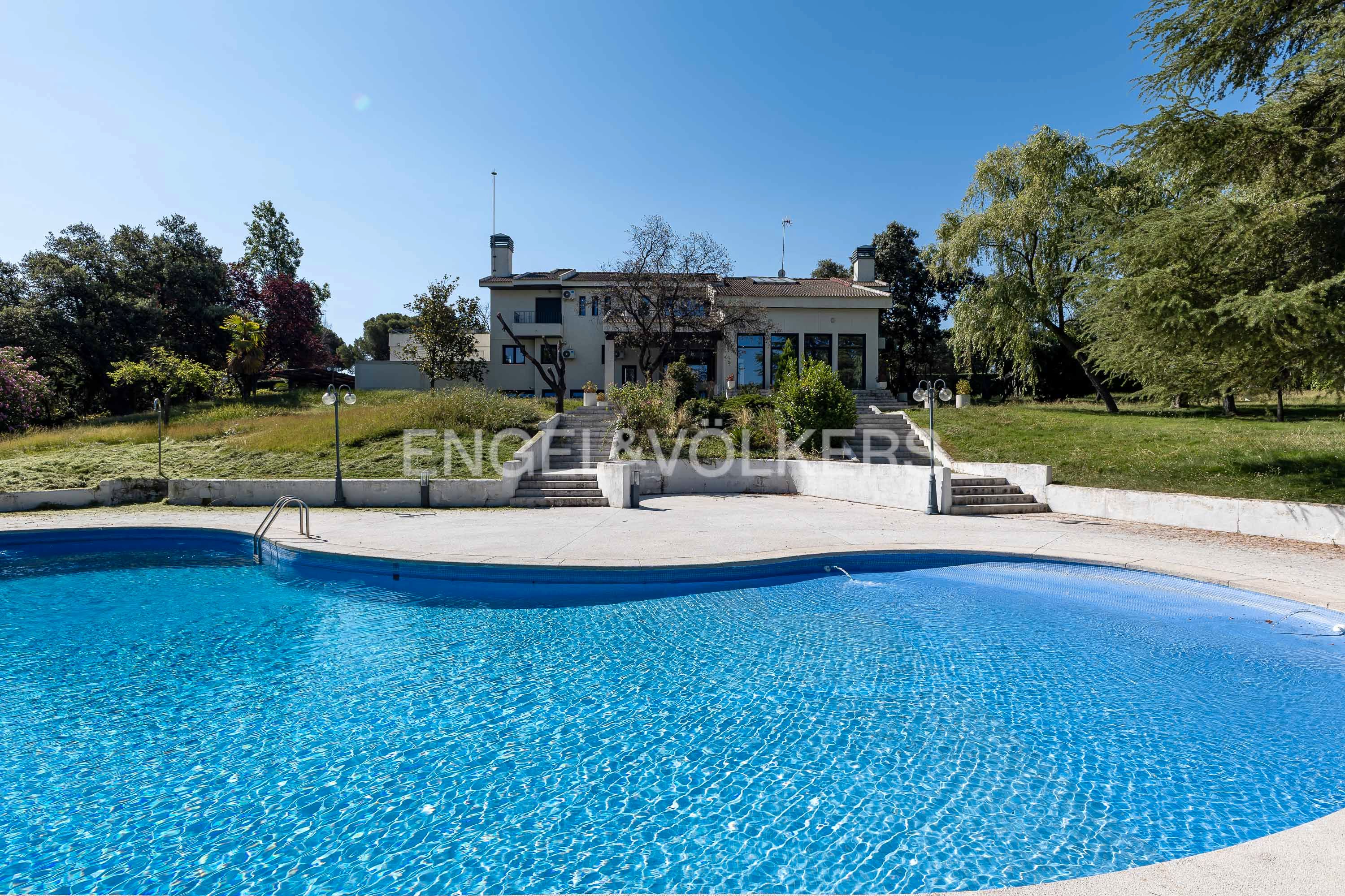 Swimming pool of House or chalet to rent in La Moraleja  with Air Conditioner, Heating and Private garden