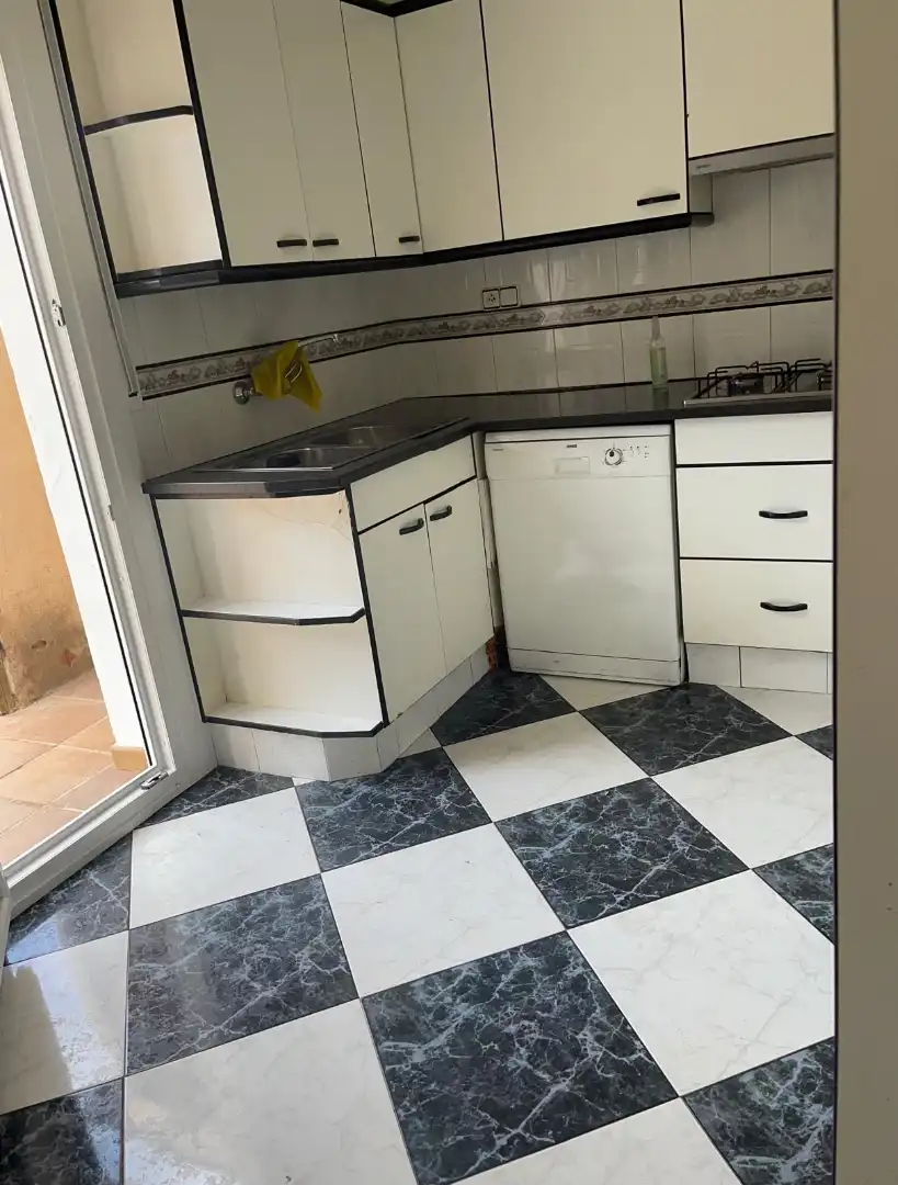 Cuina de Casa o xalet en venda en Olot amb Calefacció, Terrassa i Balcó