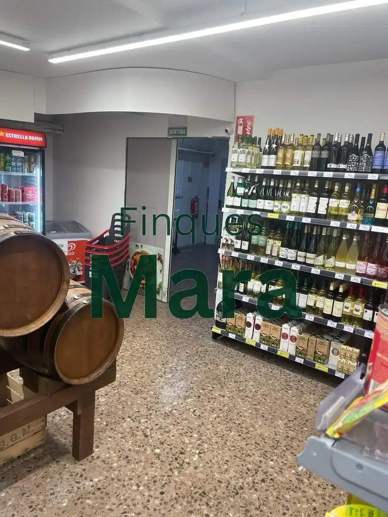 Local comercial en venda a Calle de l'Abat Escarré, imagen 4
