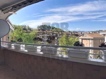 Appartamento con balcone in vendita a Plaza ZELAETA BERRI