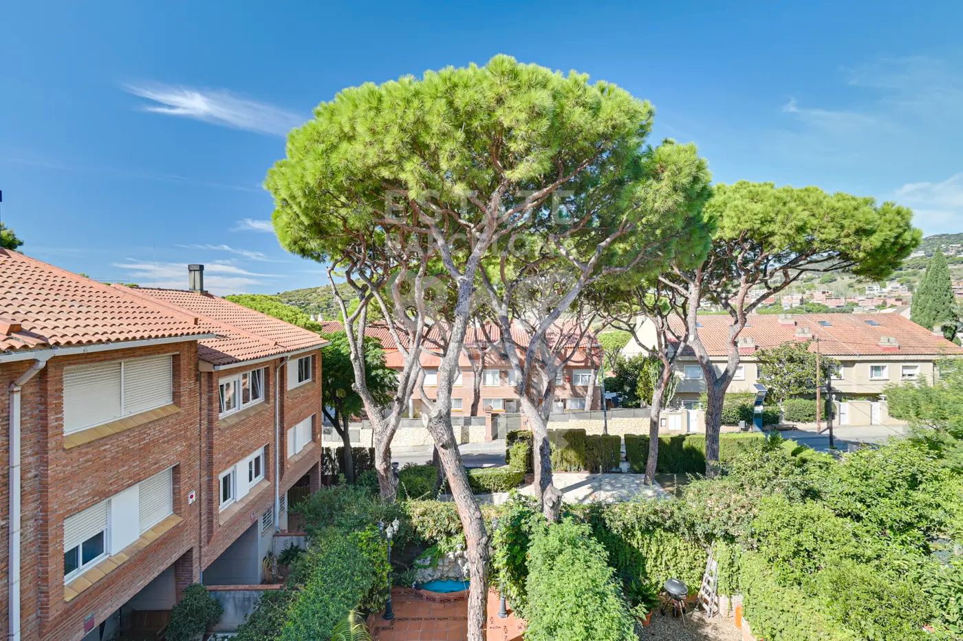 Vista exterior de Casa o xalet en venda en Tiana amb Aire condicionat, Calefacció i Jardí privat