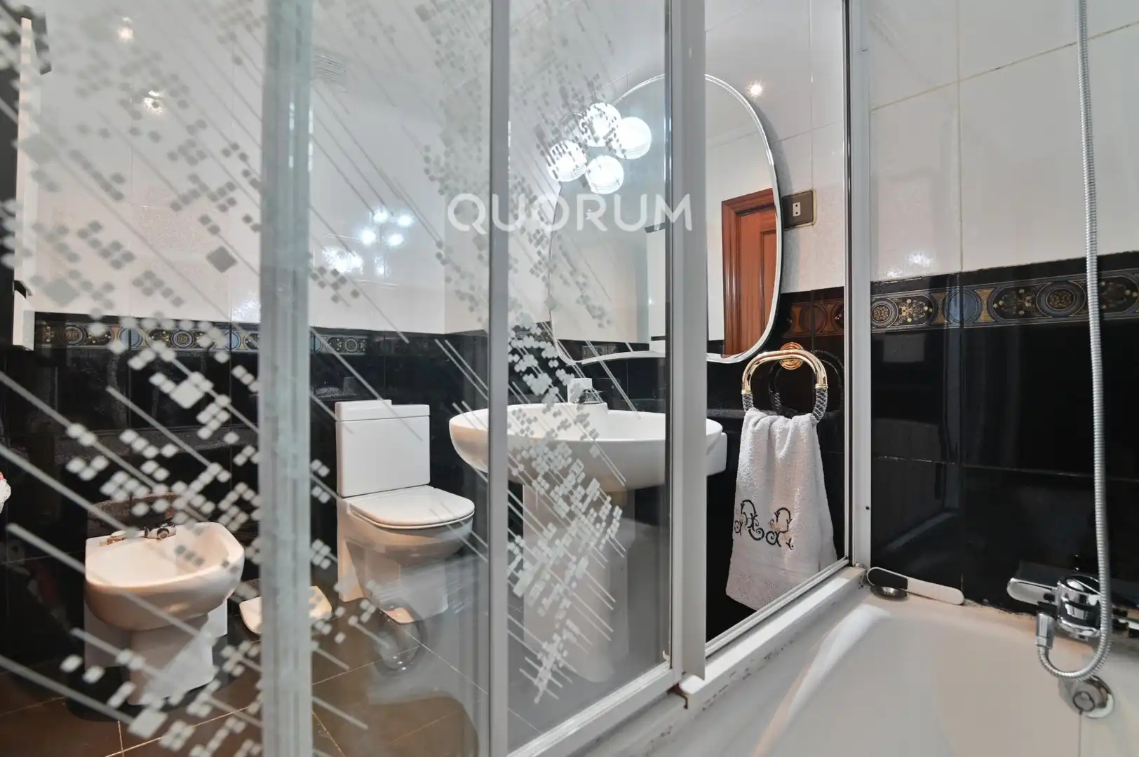 Bathroom of Flat for sale in Bilbao   with Heating