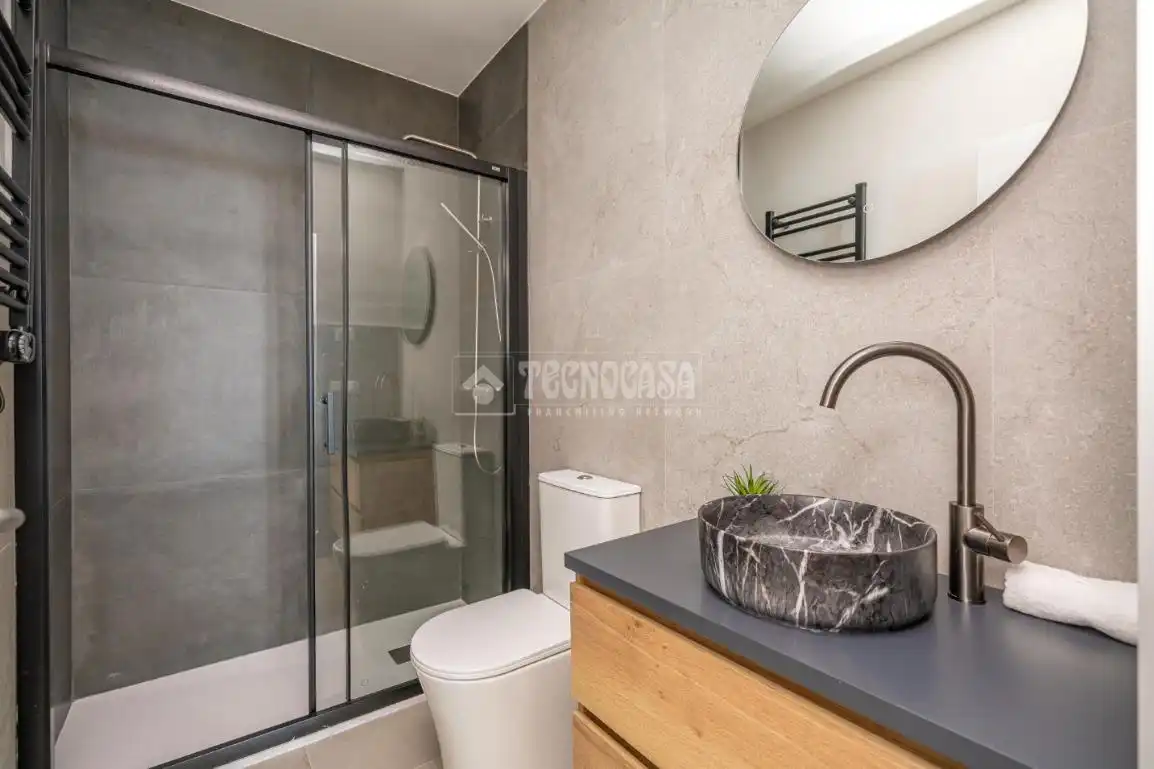 Baño de Piso en venta en Madrid con Aire acondicionado y Amueblado