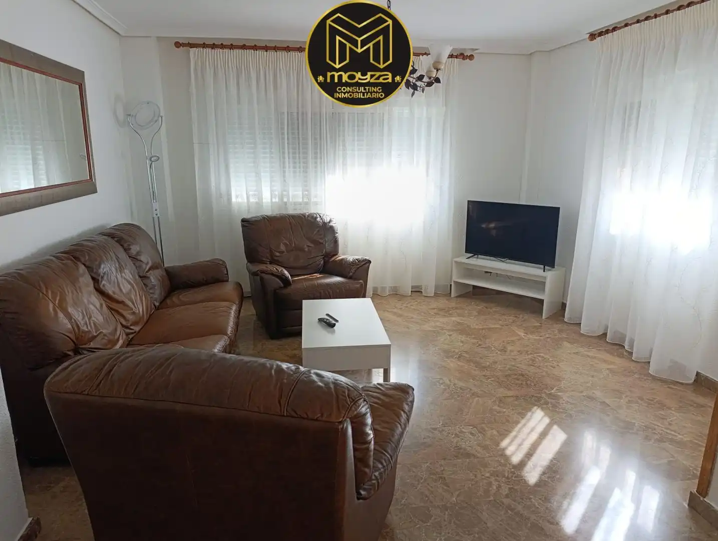 Wohnzimmer von Wohnung zur Miete in Jaén mit Klimaanlage und Heizung