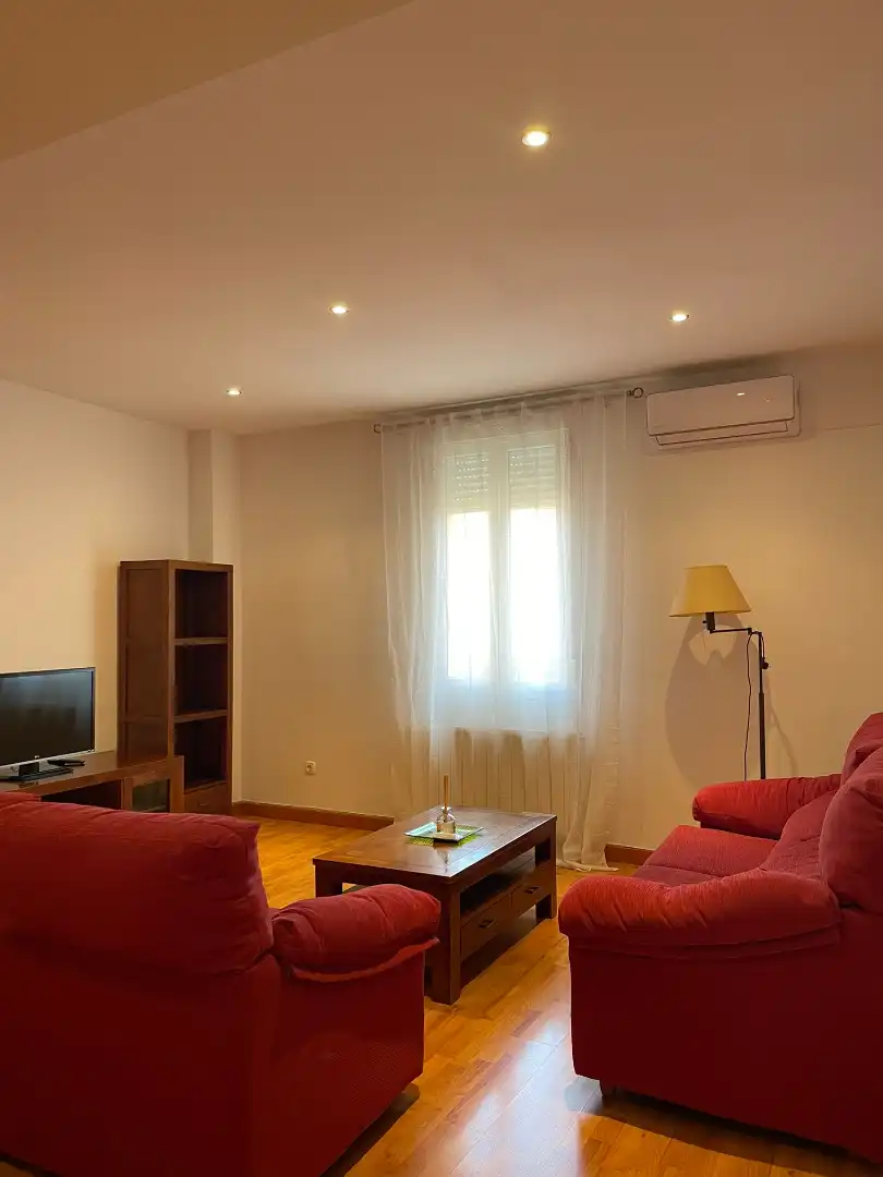 Wohnzimmer von Wohnung zur Miete in Plasencia mit Klimaanlage, Heizung und Möbliert