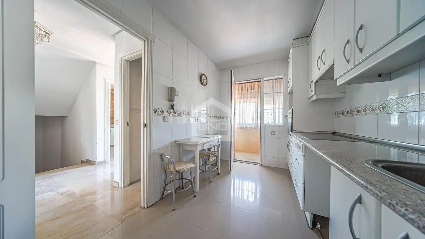 Cocina de Casa adosada en venta en Villaviciosa de Odón con Calefacción, Jardín privado y Parquet