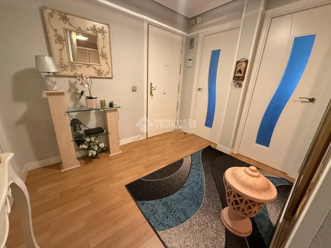 Piso en venta en Madrid con Calefacción y Terraza