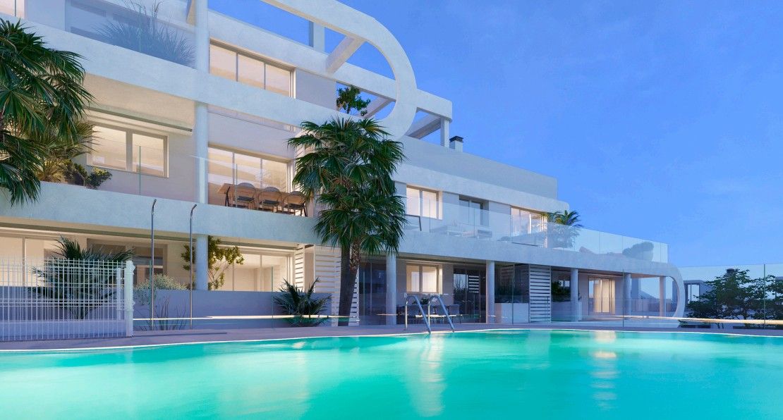 Piscina de Pis en venda en Estepona amb Aire condicionat, Calefacció i Terrassa