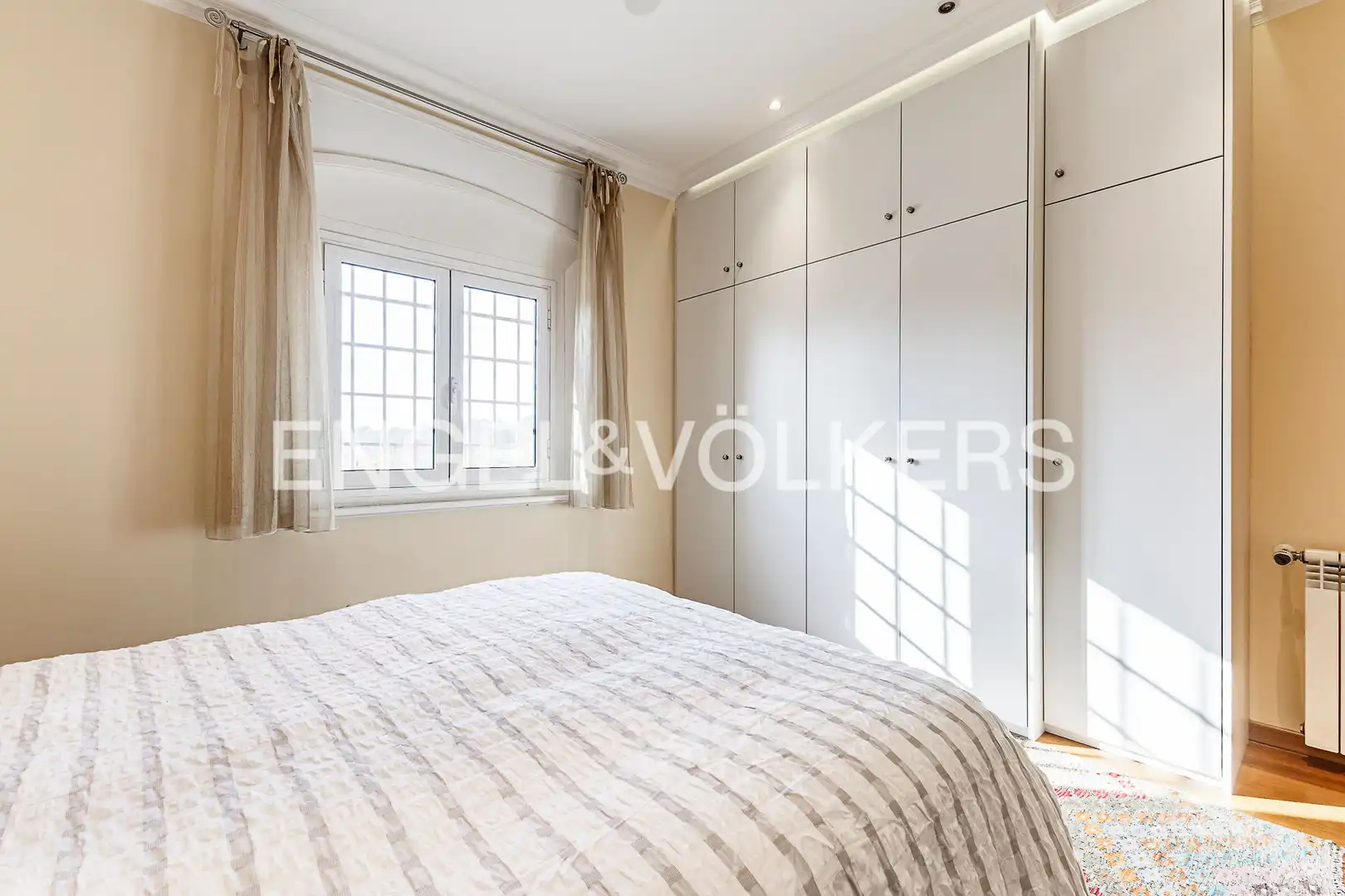 Bedroom of Houses for sale in Cerdanyola del Vallès  with Air Conditioner, Heating and Private garden