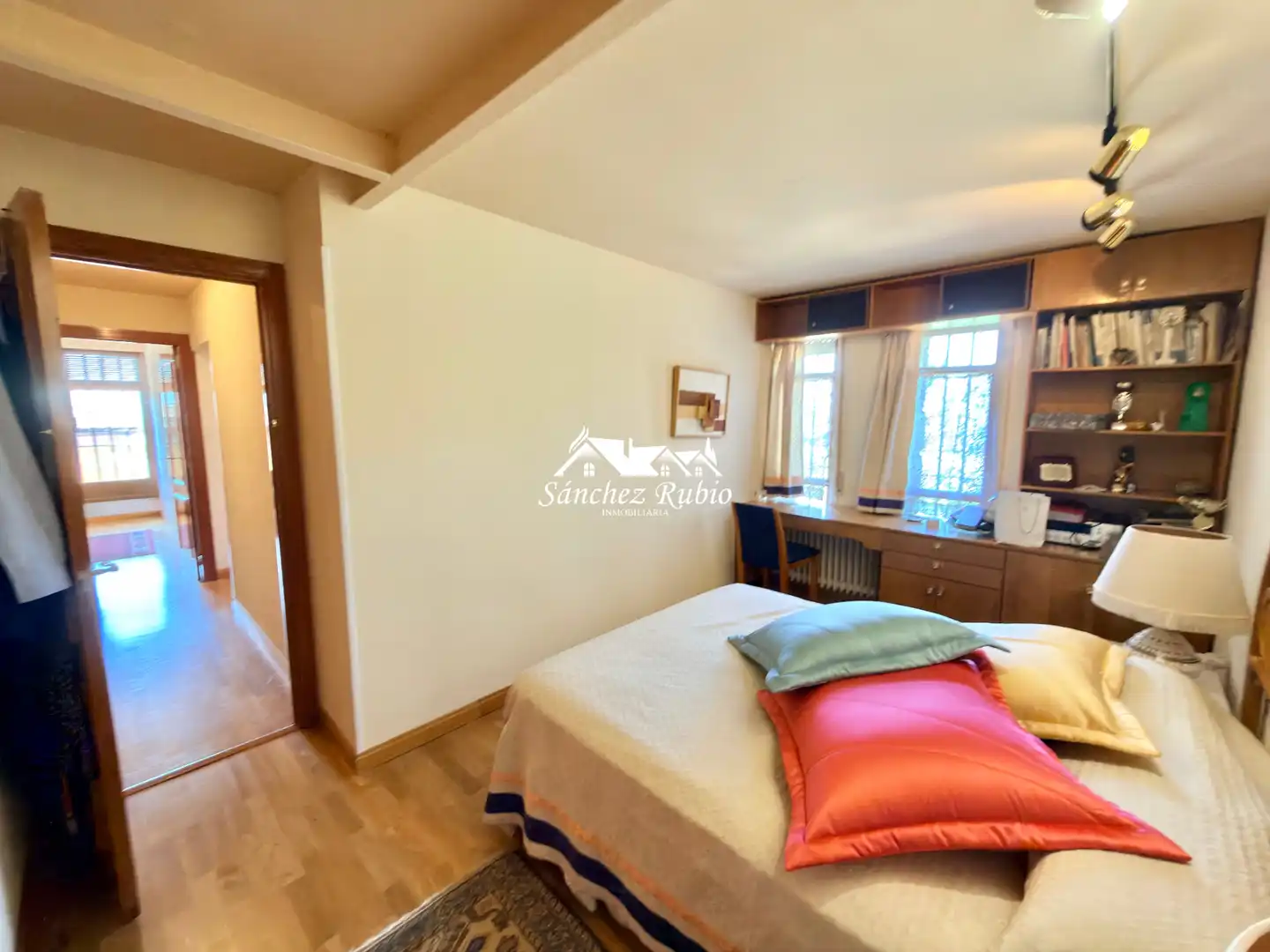 Dormitori de Casa o xalet en venda en Torrelodones amb Calefacció, Jardí privat i Parquet