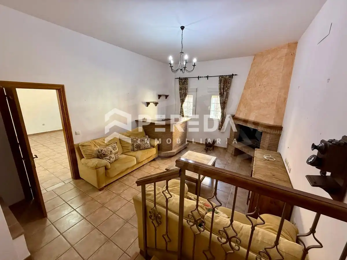 Sala d'estar de Casa o xalet en venda en La Mojonera amb Jardí privat, Terrassa i Moblat