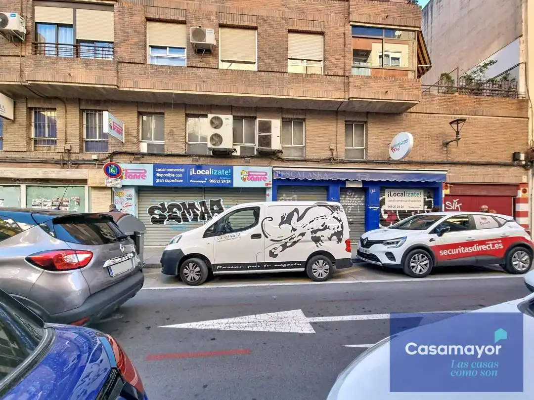 Local comercial de lloguer a Carrer Pintor Gisbert