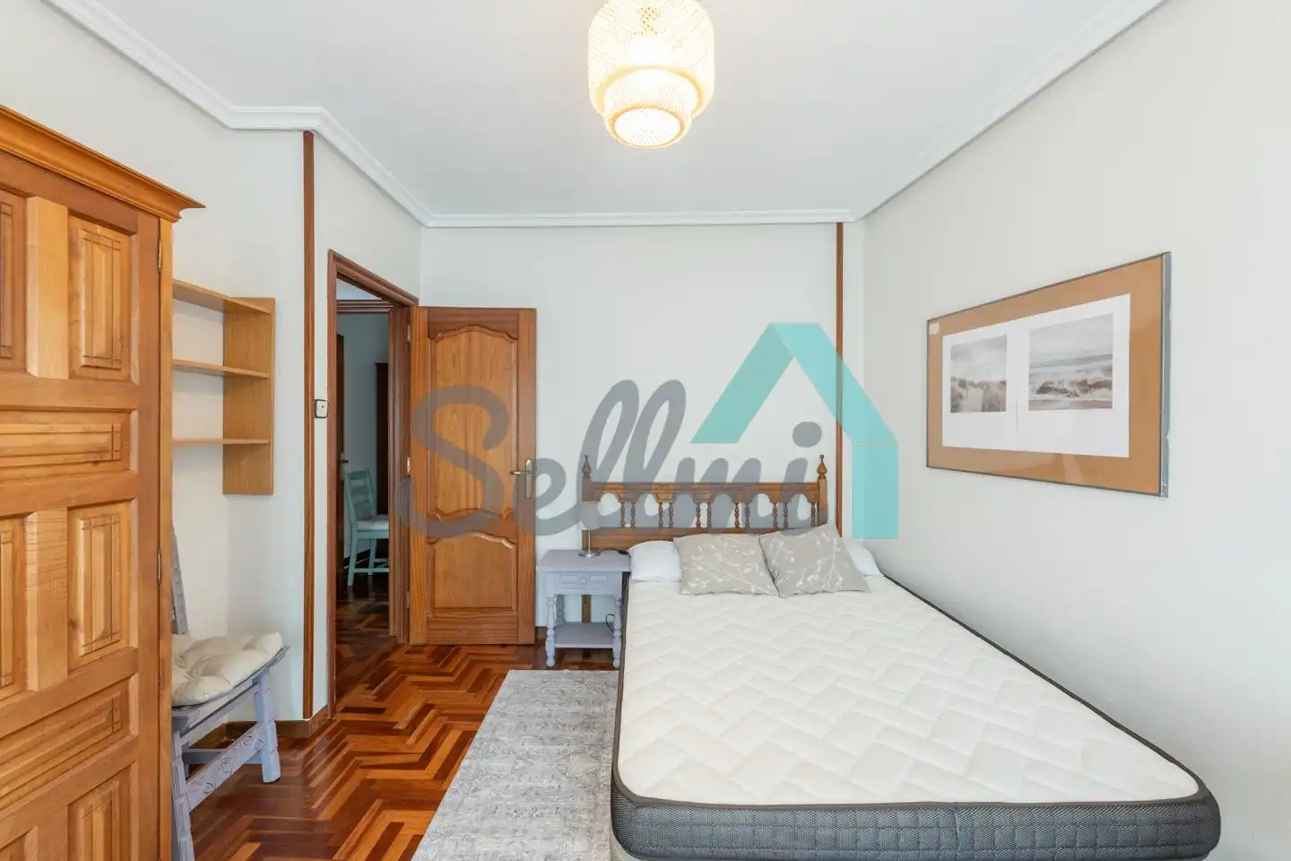 Bedroom of Flat for share in Oviedo   with Heating, Parquet flooring and Terrace