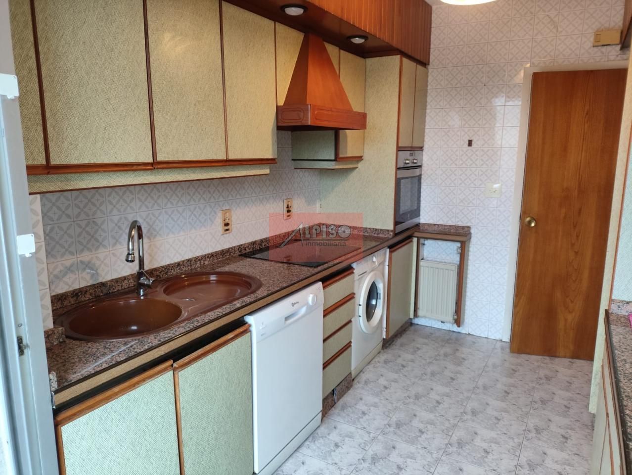 Kitchen of Flat for rent in Ourense Capital   with Heating, Parquet flooring and Storage room