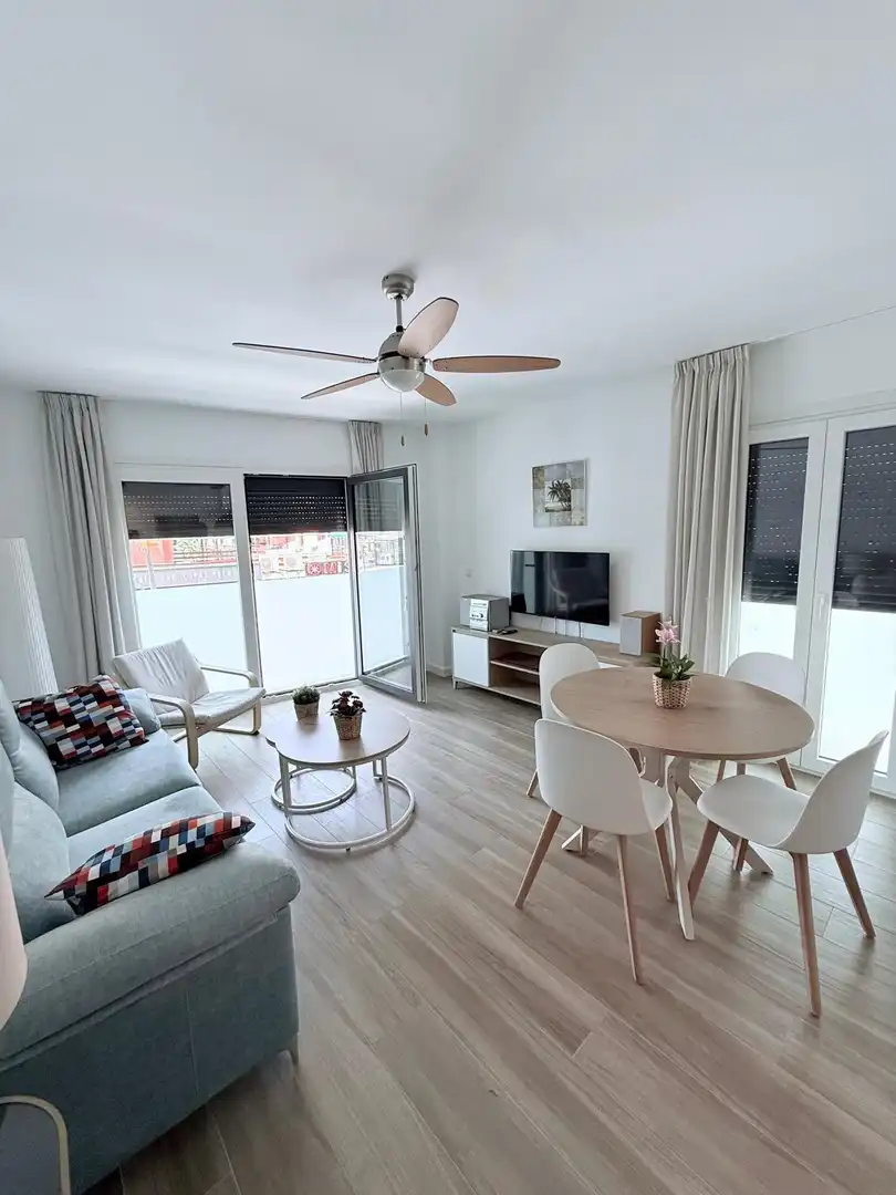 Sala de estar de Piso de alquiler en Vélez-Málaga con Aire acondicionado, Calefacción y Amueblado