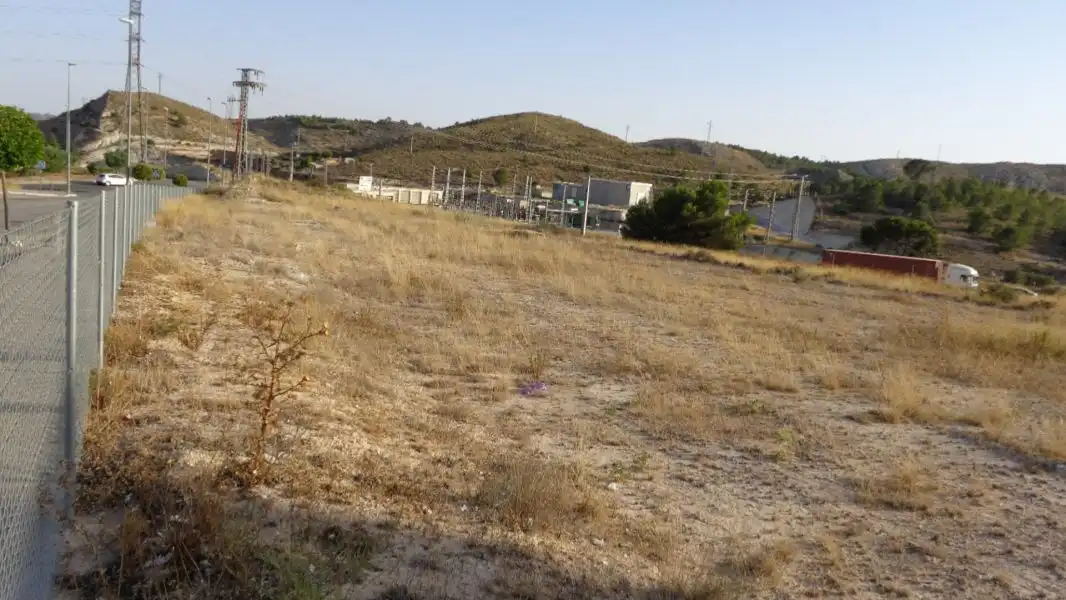 Terreno industrial en venta en Petrer, imagen 3