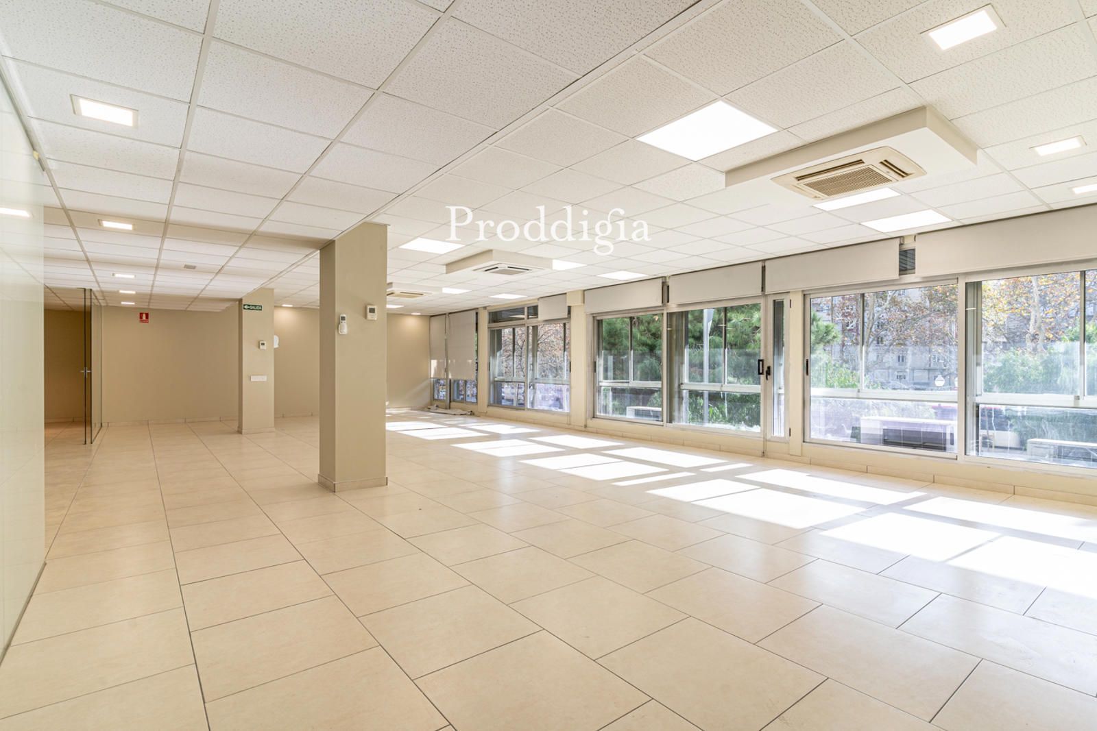 Office to rent in  Barcelona Capital  with Air Conditioner and Heating