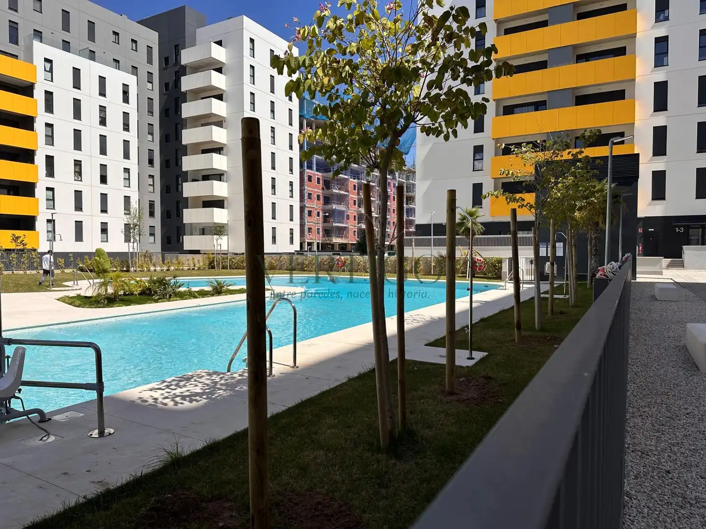Schwimmbecken von Wohnung zum Verkauf in Dos Hermanas mit Klimaanlage, Heizung und Terrasse