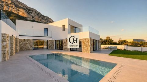 VILLA CAMPUS  ARQUITECTURA CONTEMPORÁNEA CON VISTAS AL MAR Y AL MONTGÓ, DÉNIA