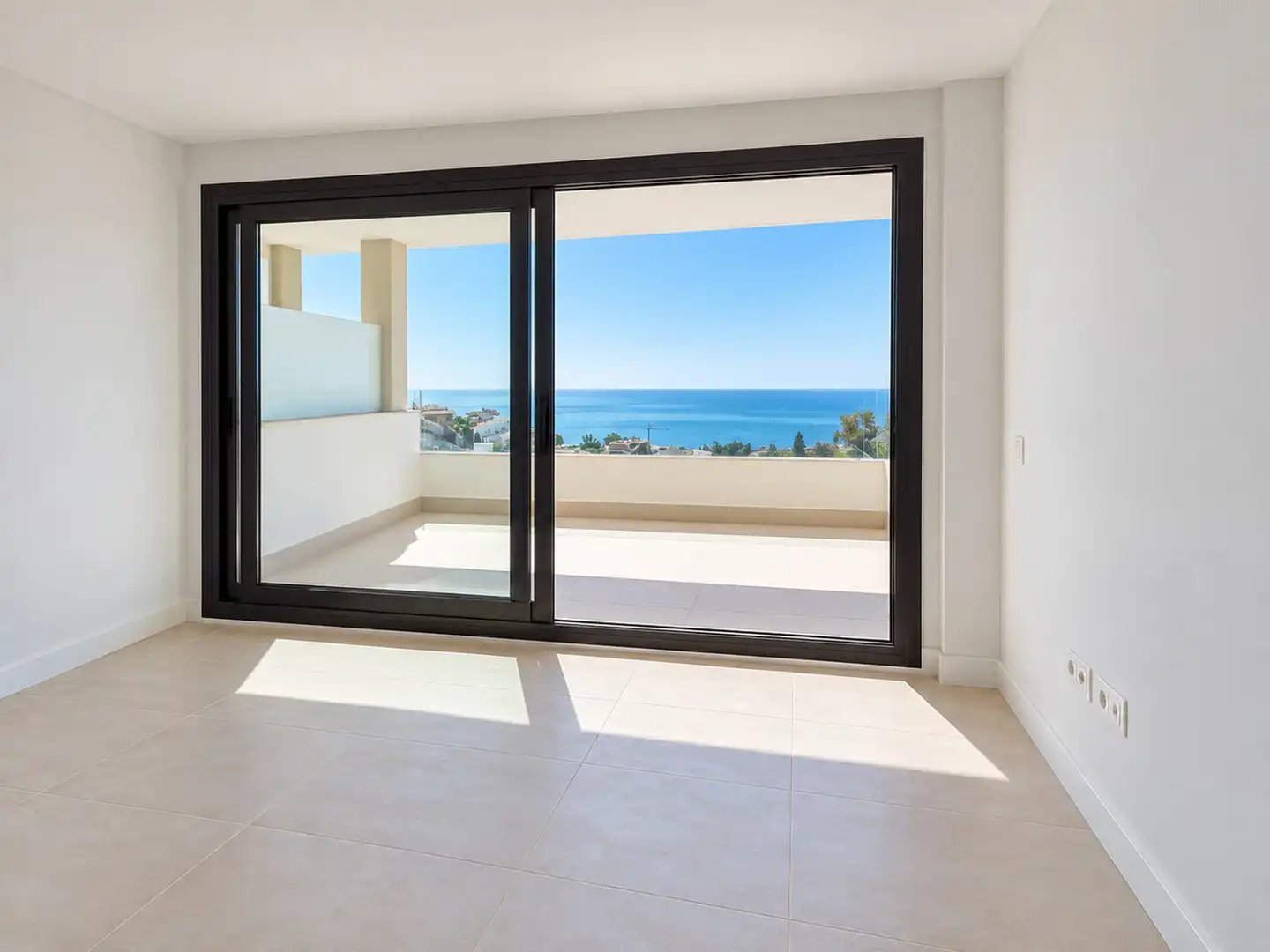 Penthouse with pool for sale in Torrequebrada, imagen 2