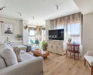 Living room of Flat to rent in  Madrid Capital  with Air Conditioner, Heating and Swimming Pool