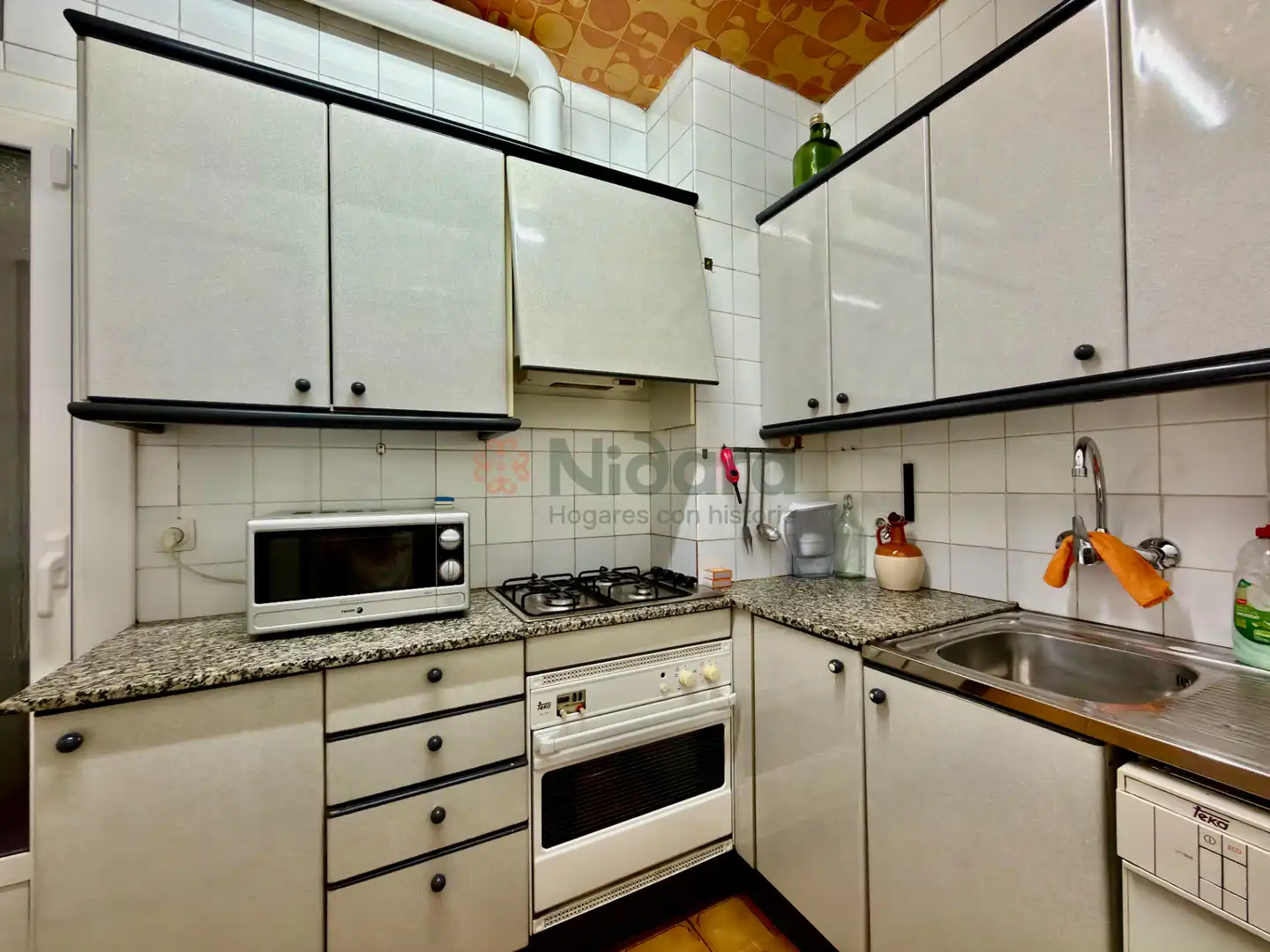 Küche von Wohnung zum Verkauf in Barcelona mit Möbliert, Ofen und Balkon