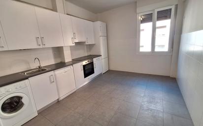 Kitchen of Flat to rent in Bilbao   with Heating, Oven and Washing machine