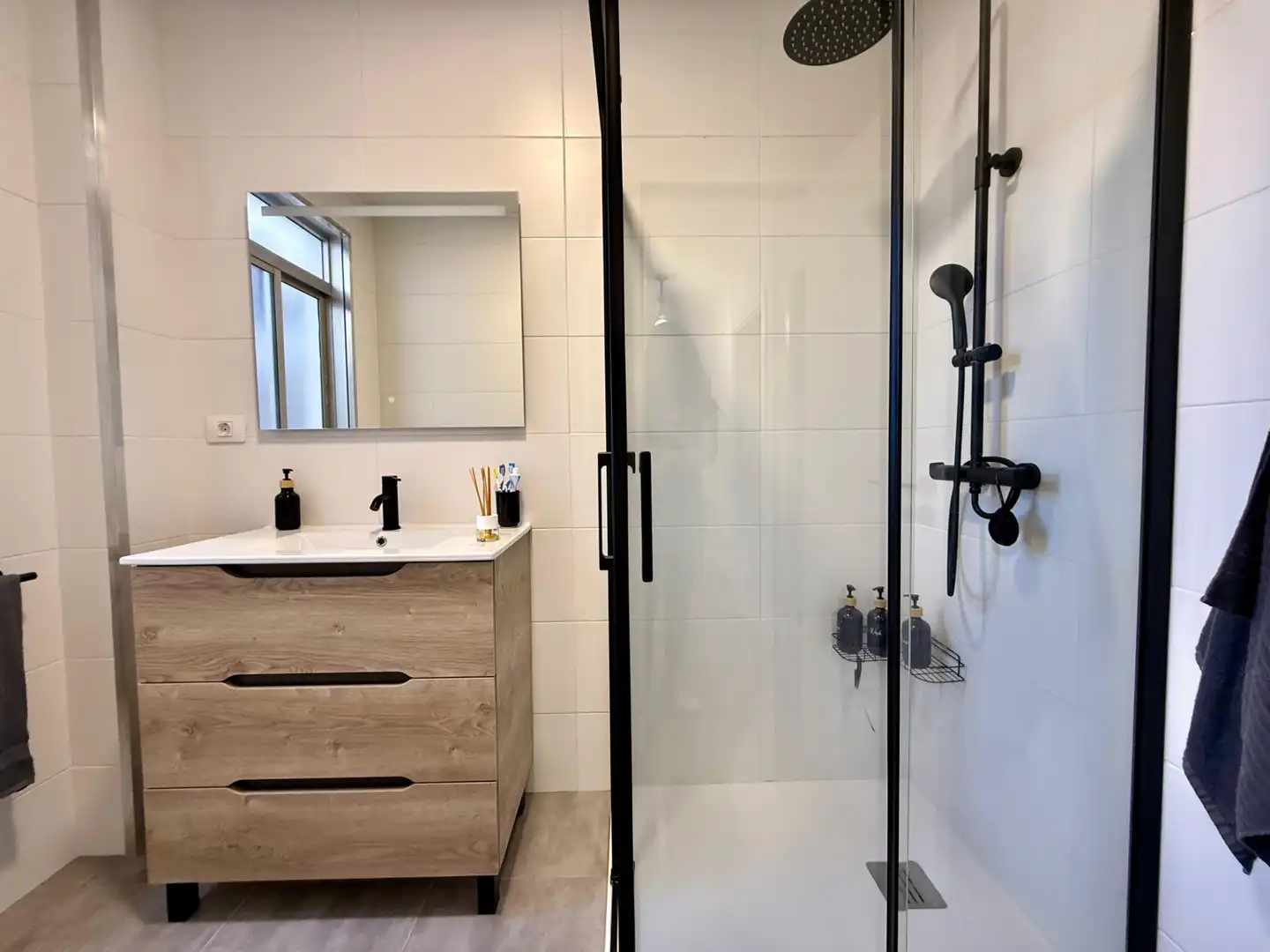 Baño de Piso en venta en Lugo con Calefacción, Terraza y Amueblado