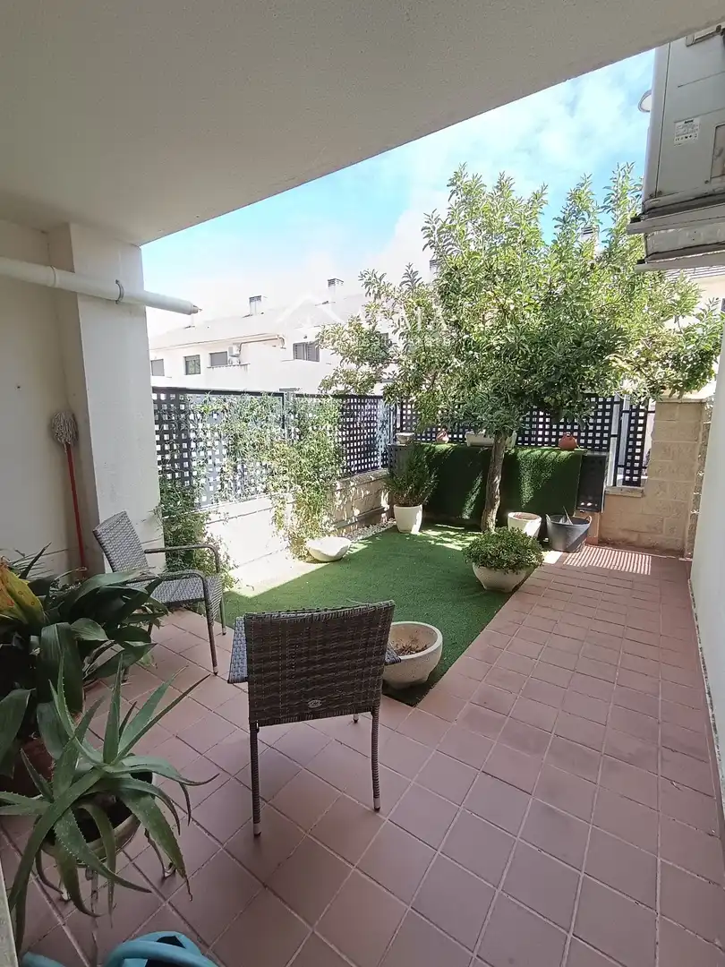 Terraced house with pool for sale in La Montaña - El Cortijo, imagen 2