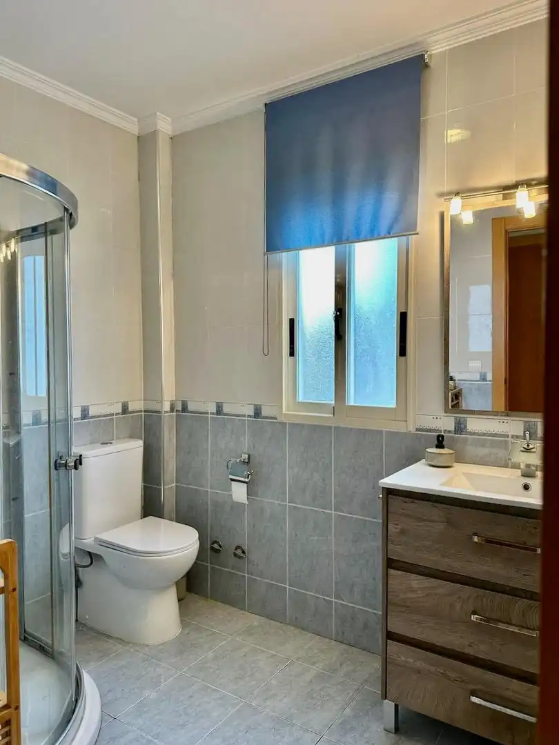 Bany de Casa o xalet en venda en L'Alfàs del Pi amb Aire condicionat, Jardí privat i Terrassa