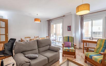 Living room of Flat for sale in  Granada Capital  with Air Conditioner, Terrace and Balcony