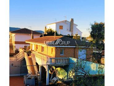 Villa con giardino in vendita a Abrera