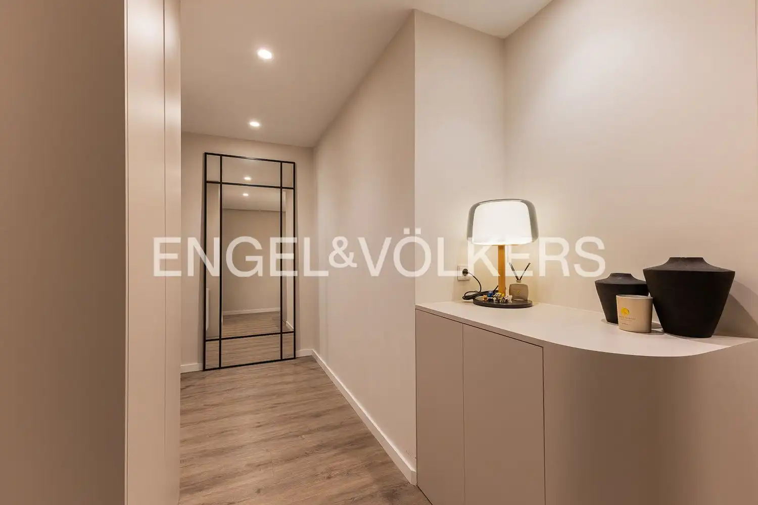Wohnung zum Verkauf in Valencia mit Klimaanlage, Heizung und Terrasse