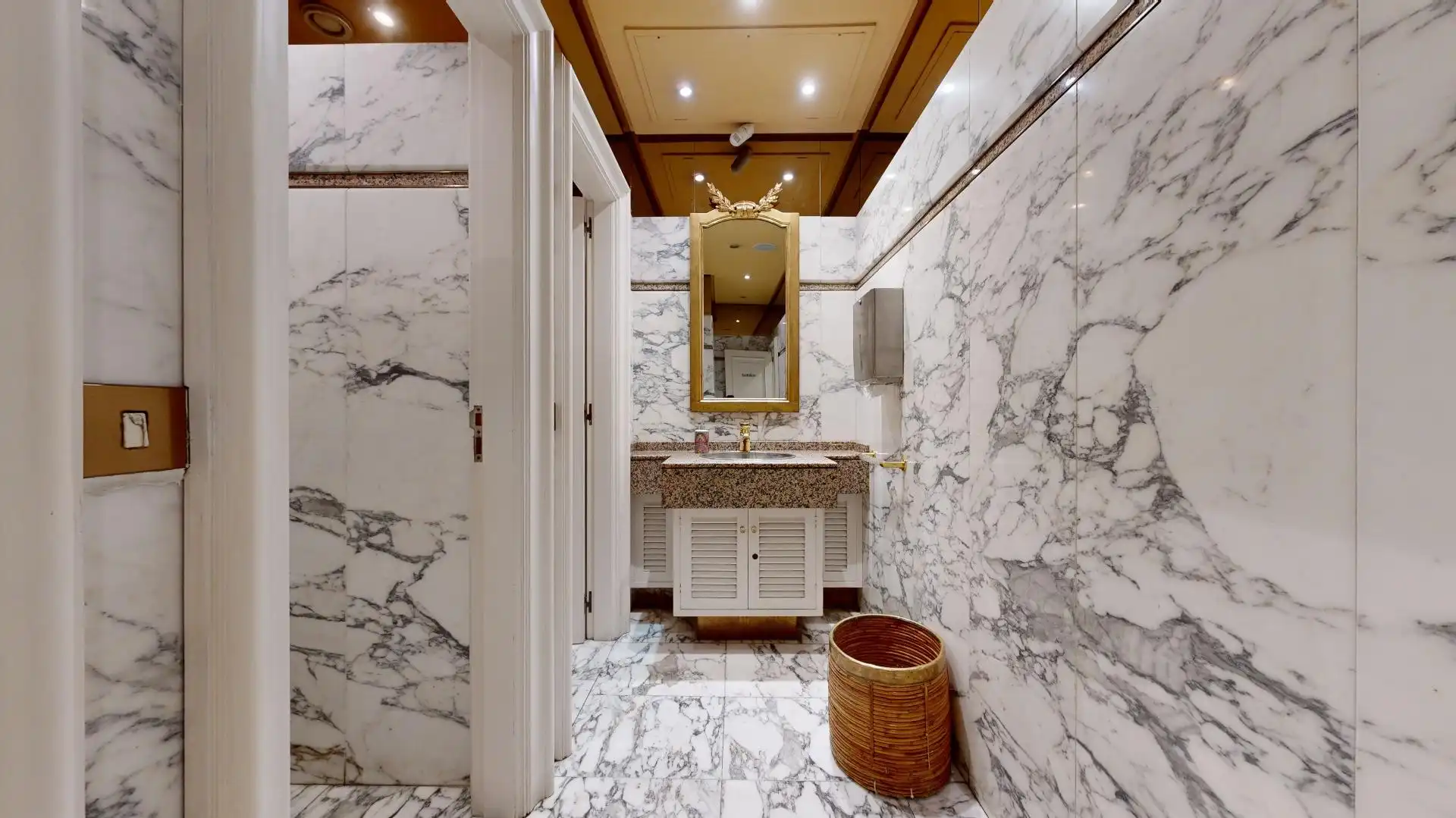 Baño de Local en venta en Bilbao 
