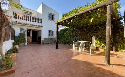 Jardí de Casa adosada en venda en Chiclana de la Frontera amb Aire condicionat, Jardí privat i Terrassa