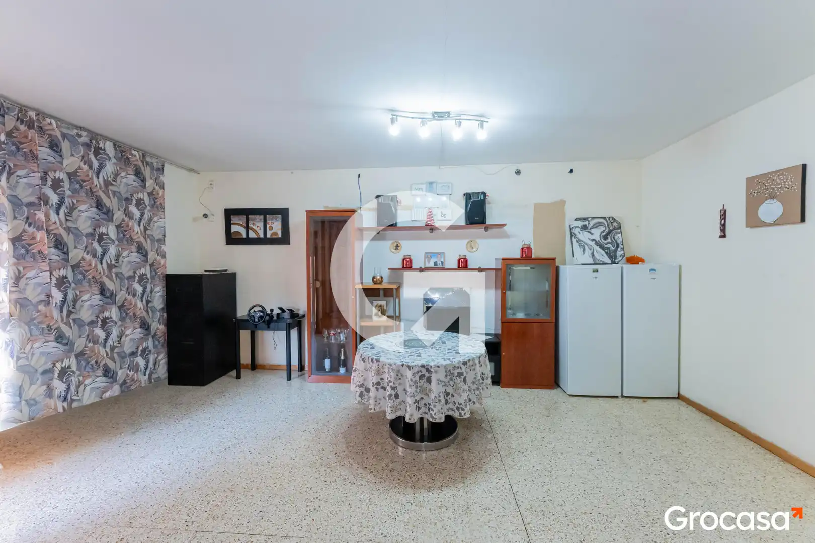 Flat for sale in Cornellà de Llobregat  with Air Conditioner, Storage room and Oven