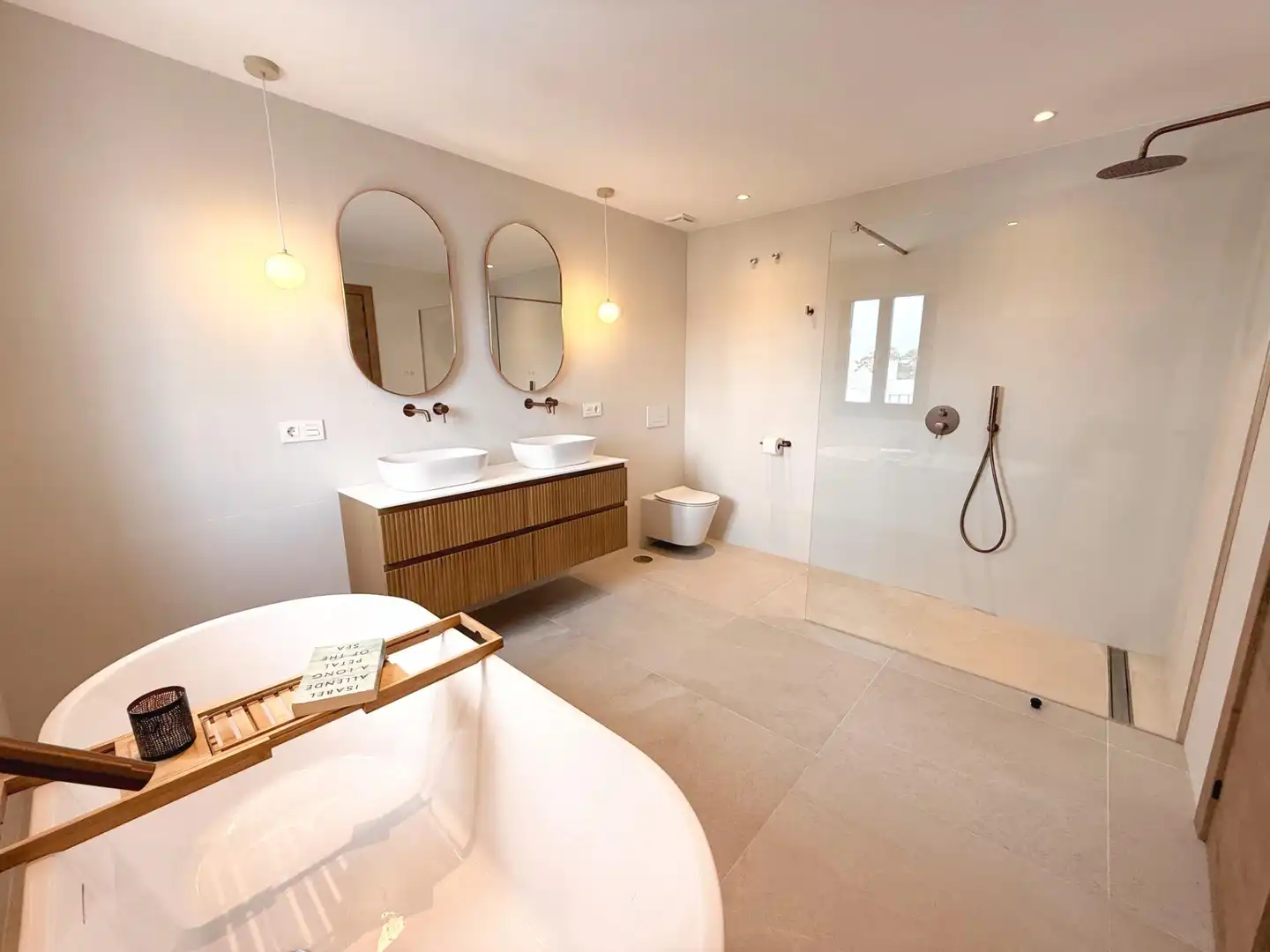 Bathroom of Detached homes for sale in Estepona  with Air Conditioner, Heating and Terrace