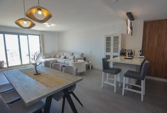 Sala d'estar de Pis en venda en Benalmádena amb Aire condicionat, Calefacció i Jardí privat